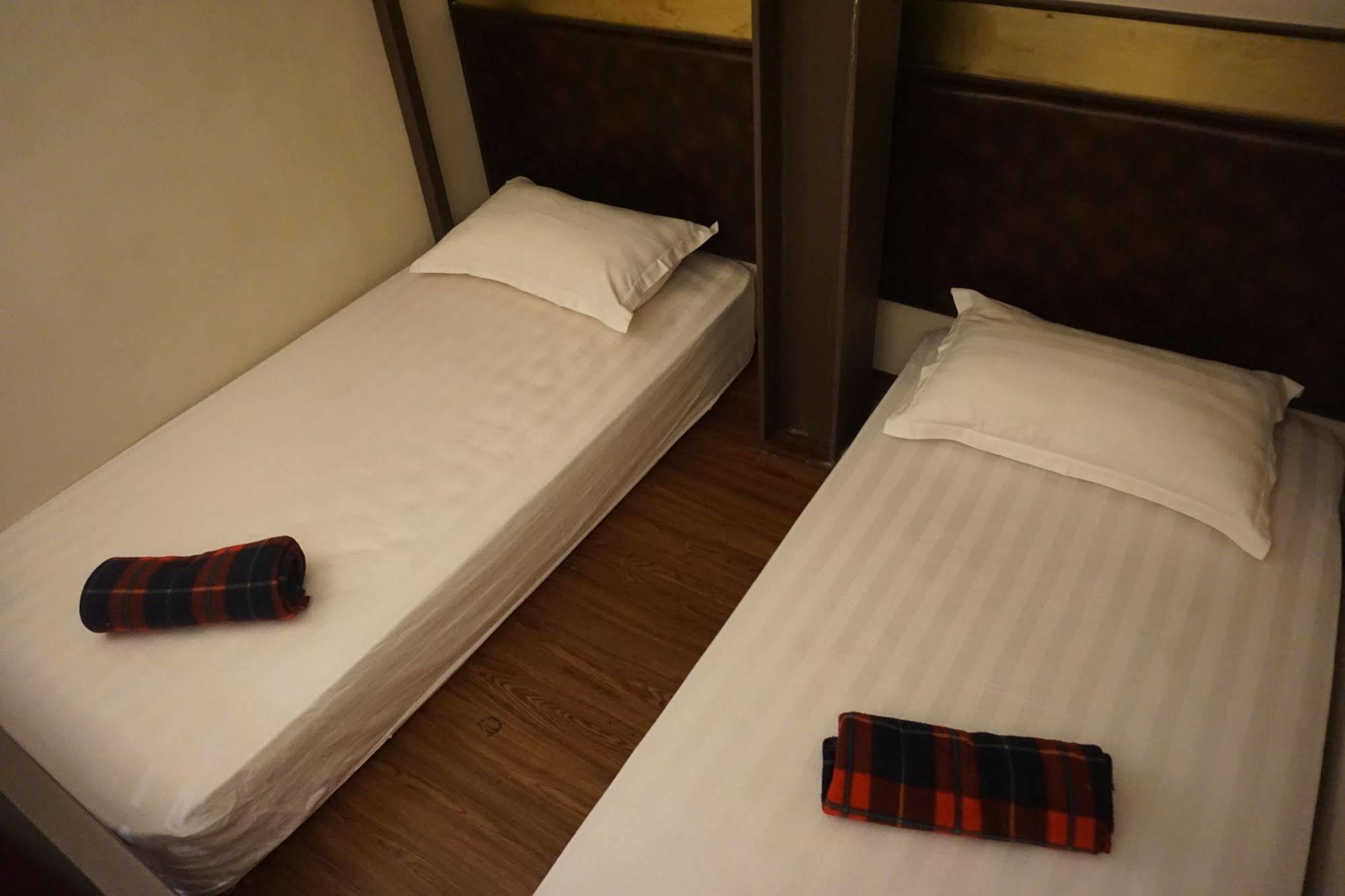Travel Hub Highstreet Hostel Kuala Lumpur Exterior photo